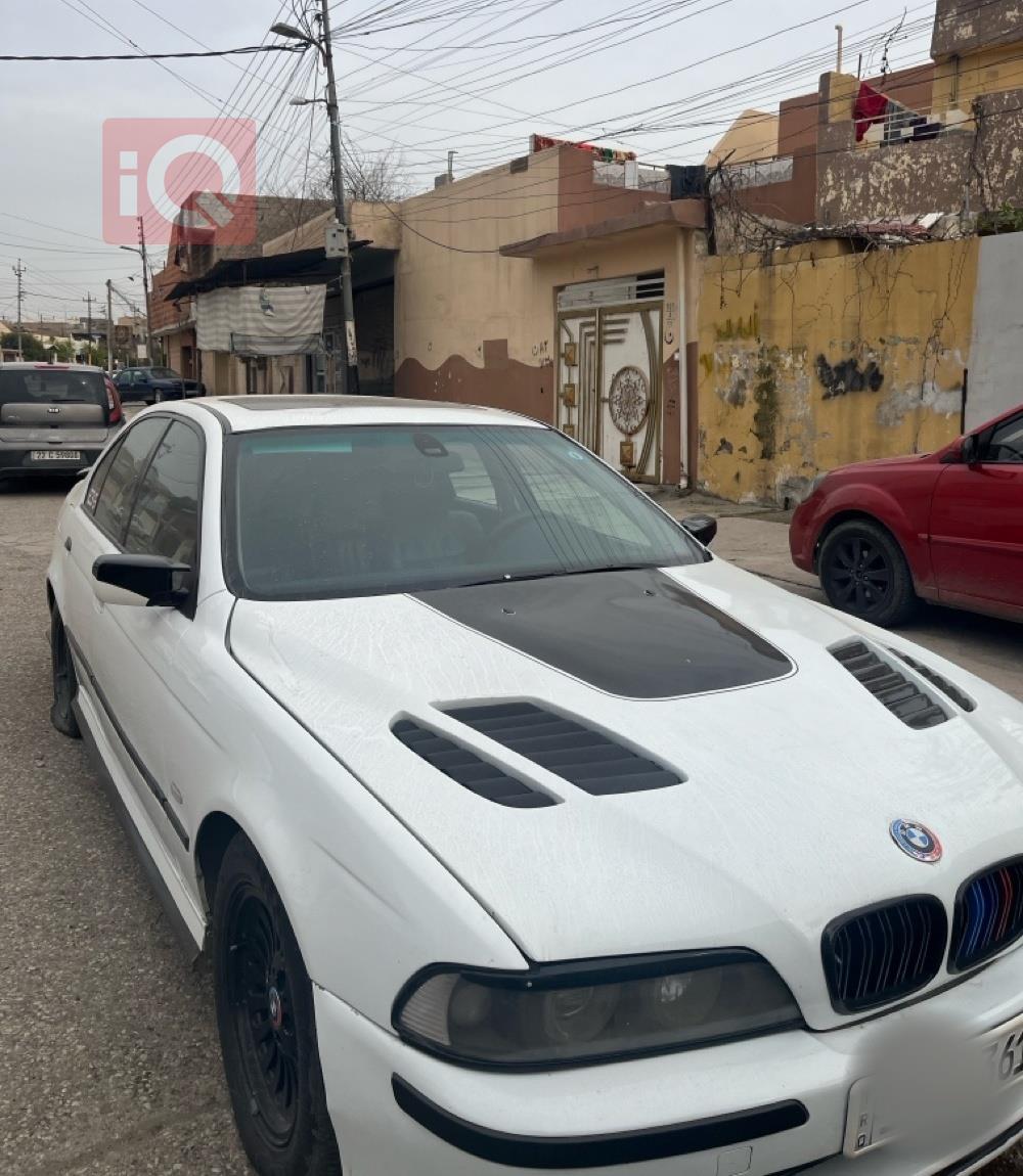 بی ئێم دەبڵیو سیریەس 5